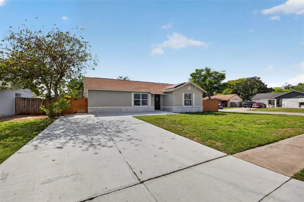 Front exterior of a featured property on Loomis Drive in New Port Richey